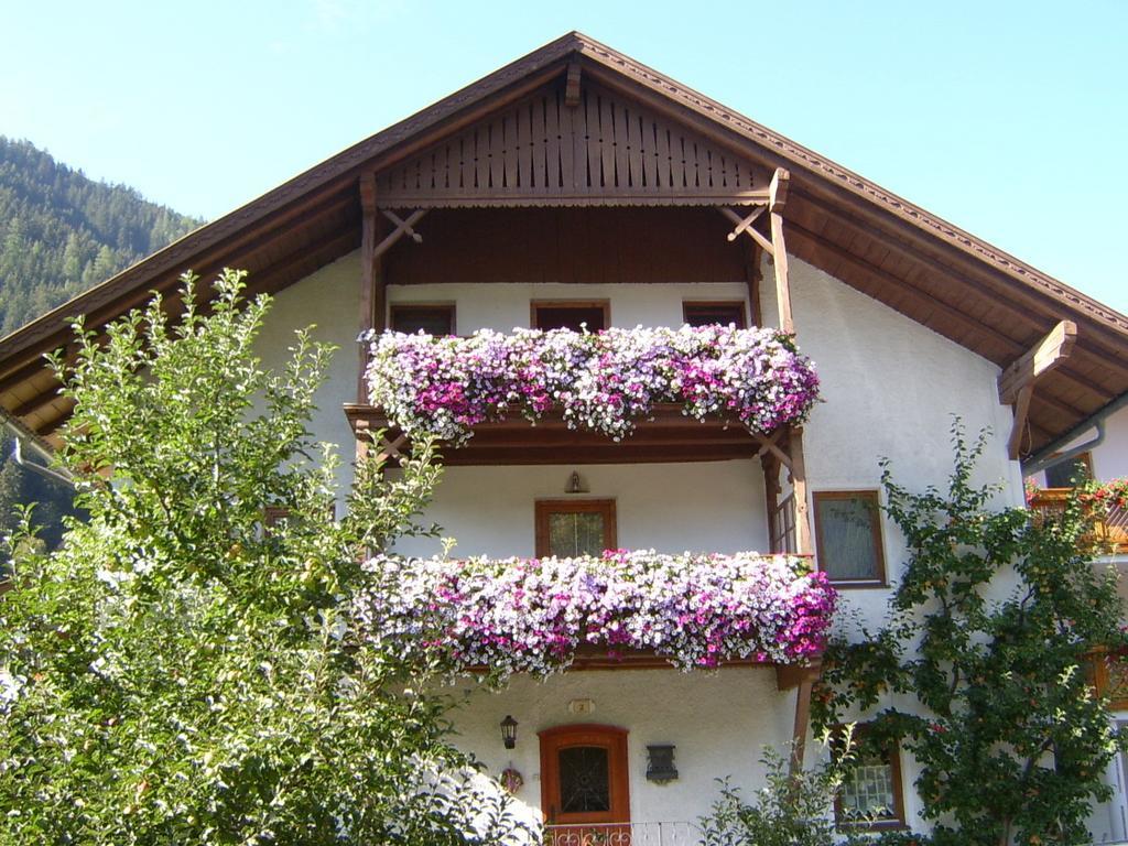 Haus Ruetzbach Appartement *